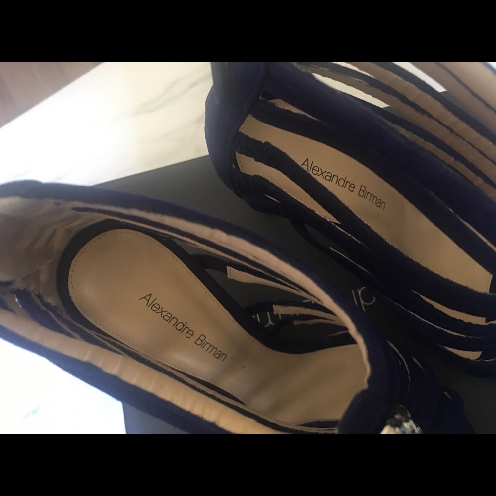 Heels - Picture 5 of 6